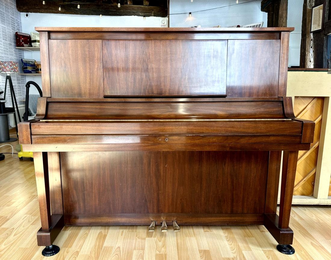 Yamaha W102